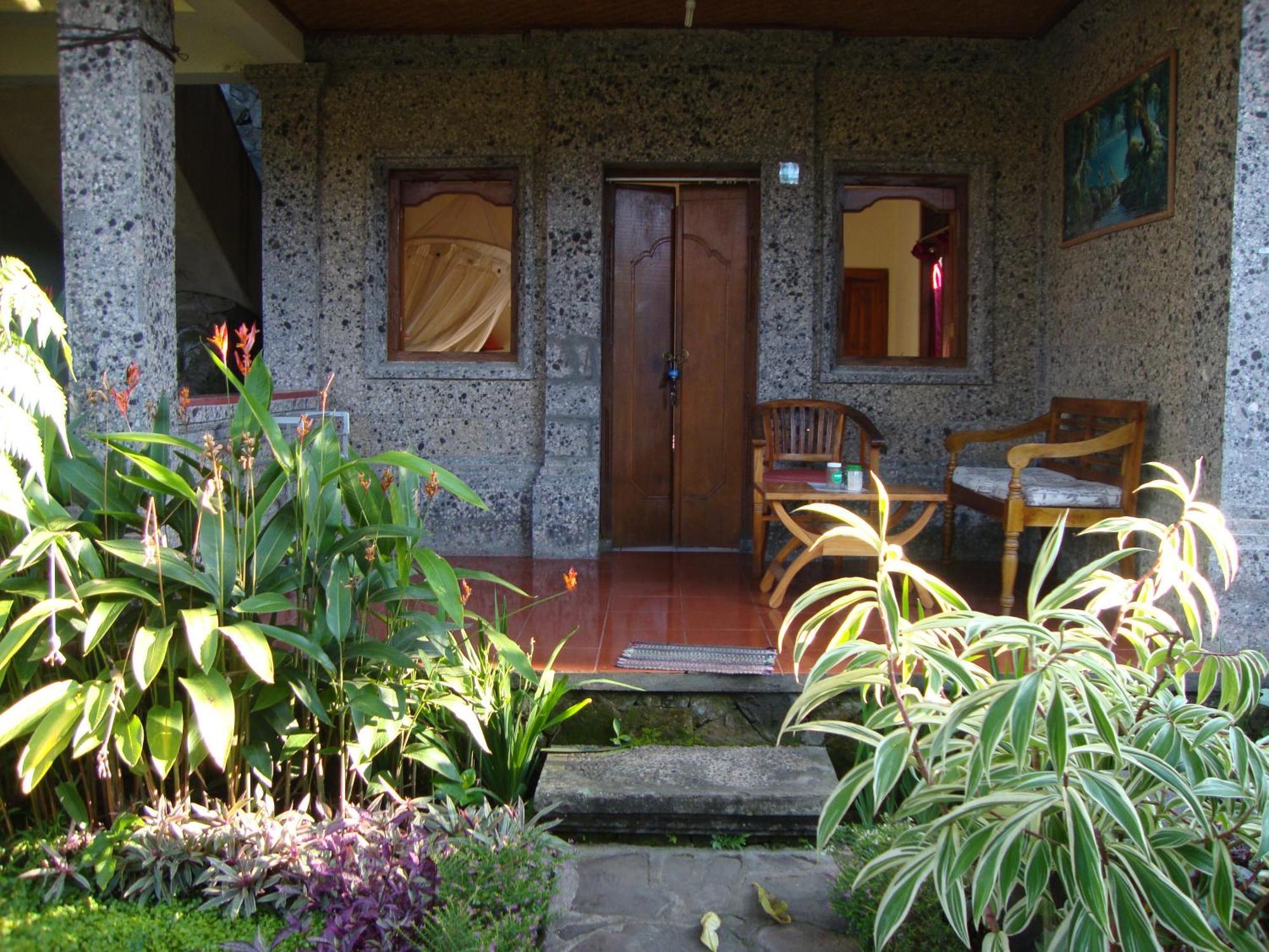 Gusti Home Stay Ubud Стая снимка