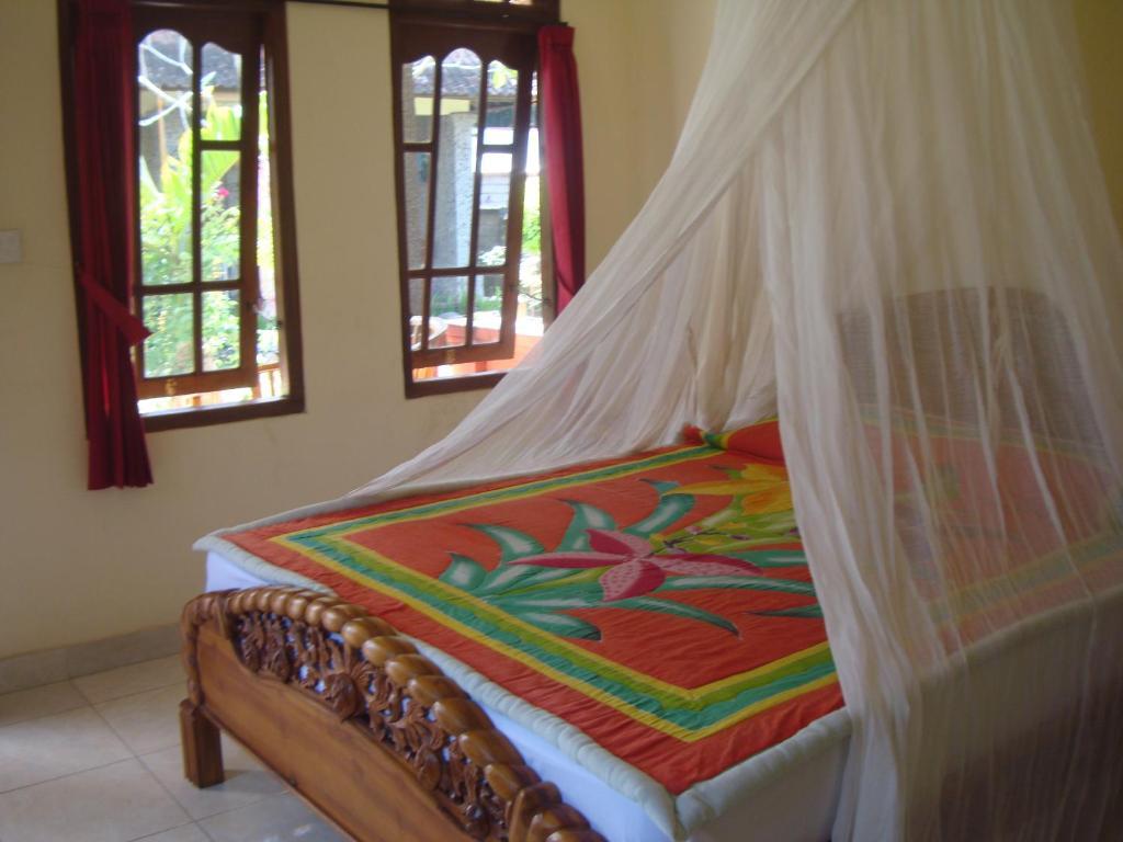 Gusti Home Stay Ubud Стая снимка